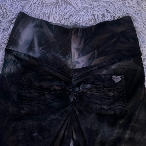 Cute Booty Lounge Tie Dye Leggings - Picture 5 of 5